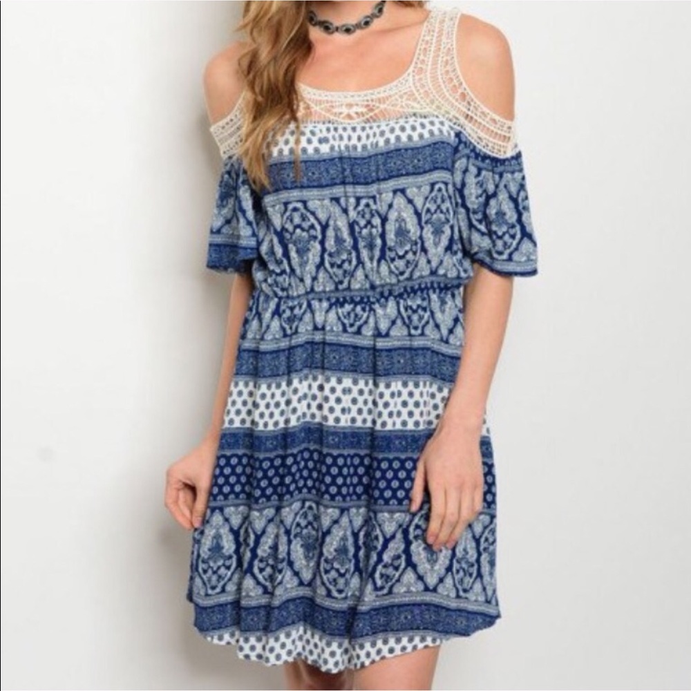 Cold shoulder dress 👗❤️💕